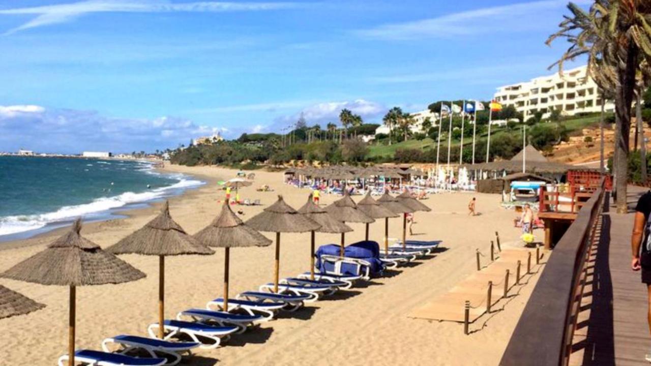Mijas Costa - Beachside Apartment-B Sitio de Calahonda Bagian luar foto