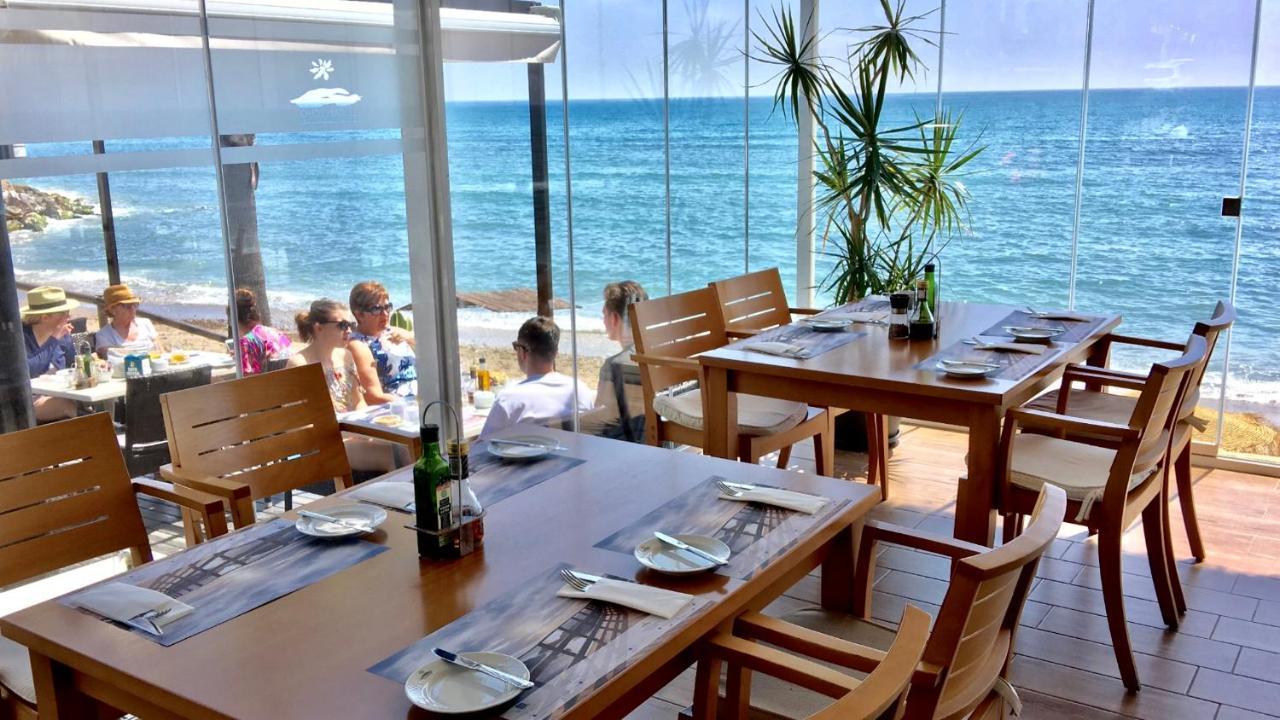 Mijas Costa - Beachside Apartment-B Sitio de Calahonda Bagian luar foto