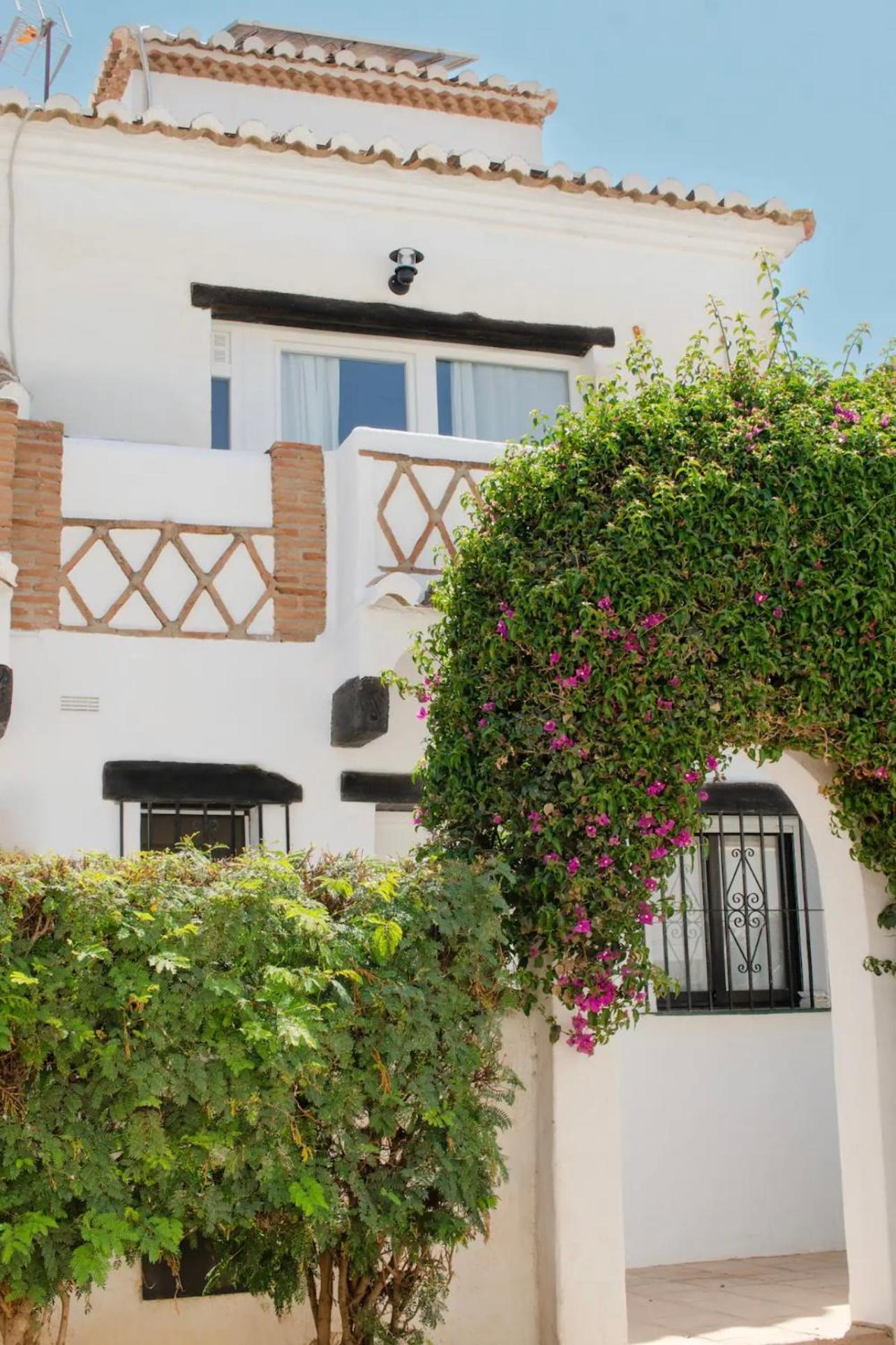Mijas Costa - Beachside Apartment-B Sitio de Calahonda Bagian luar foto