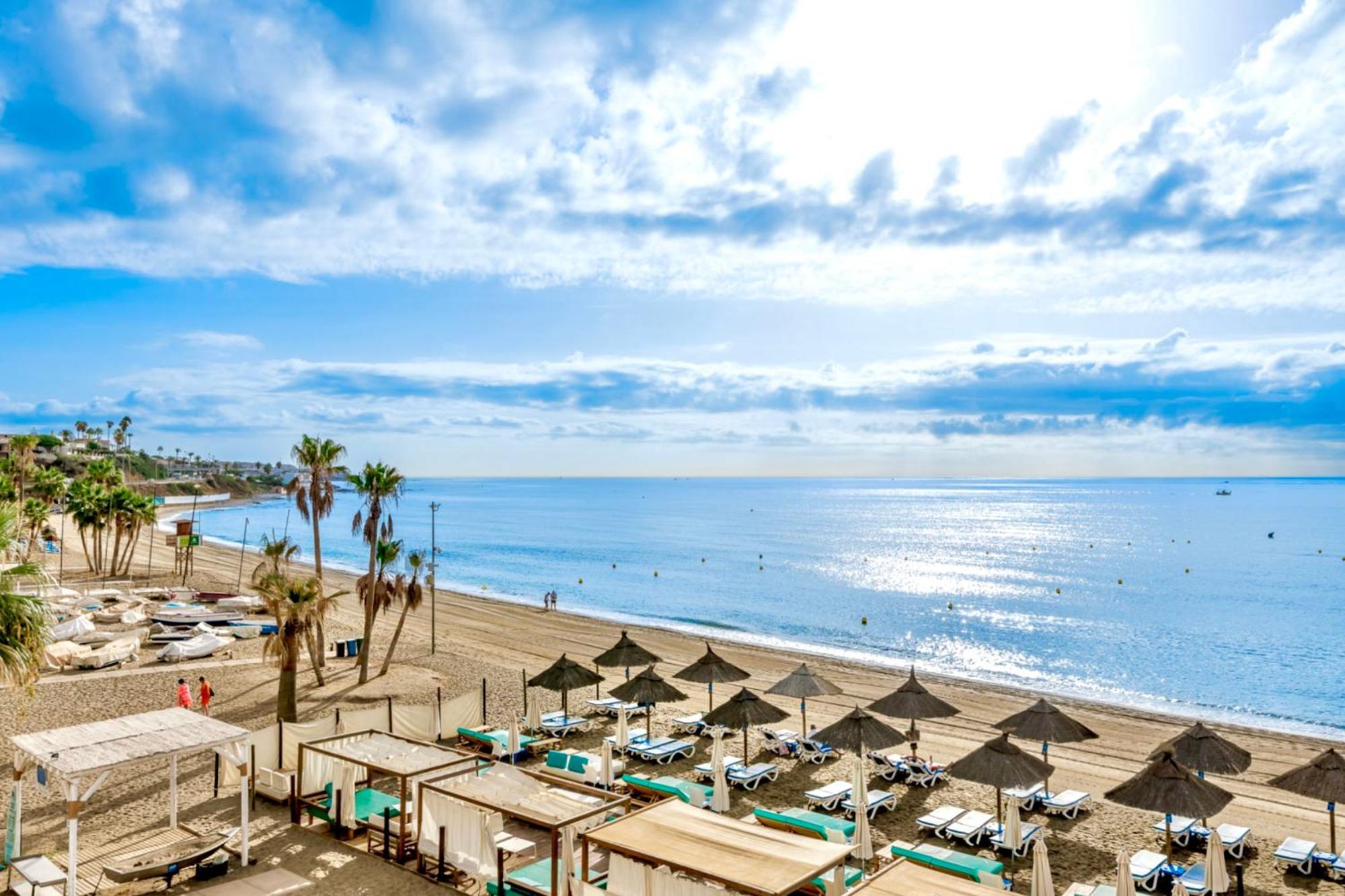 Mijas Costa - Beachside Apartment-B Sitio de Calahonda Bagian luar foto