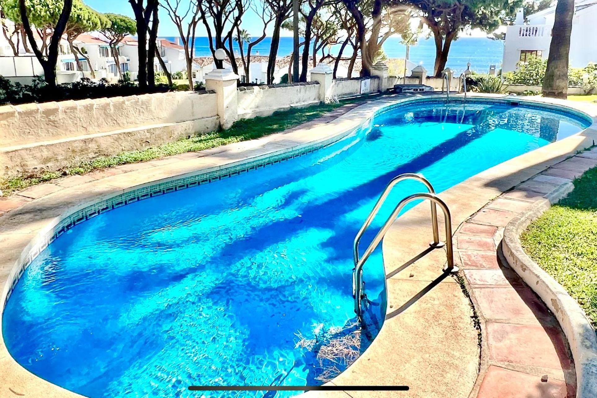 Mijas Costa - Beachside Apartment-B Sitio de Calahonda Bagian luar foto